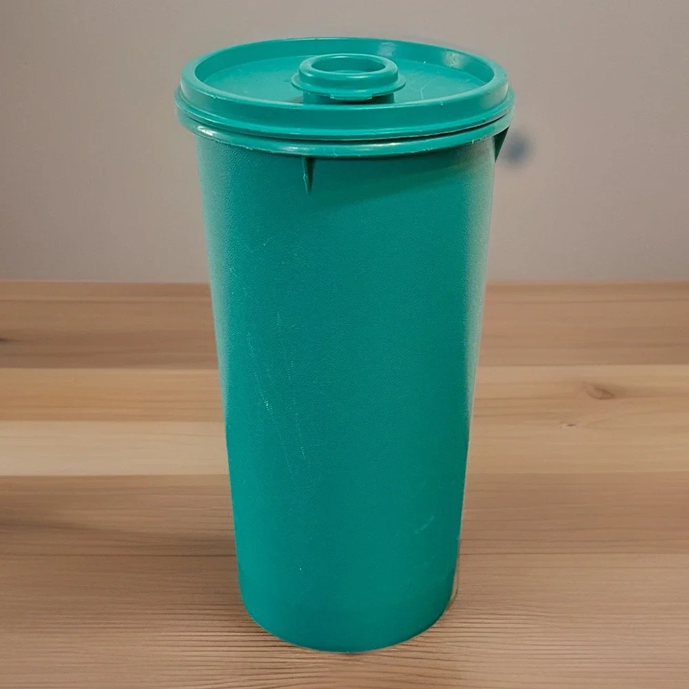 VTG Tupperware Round #563-8 Beverage Pitcher Flip-top Lid A-Tab Teal Green